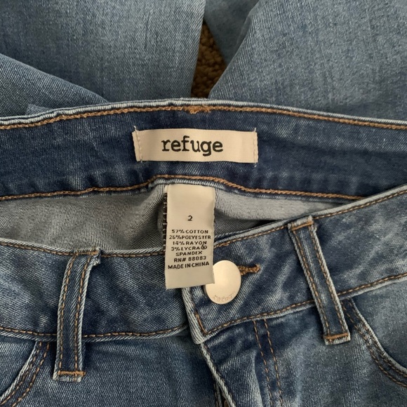 Refuge Skinny Jeans with Knee Rip - Picture 5 of 5